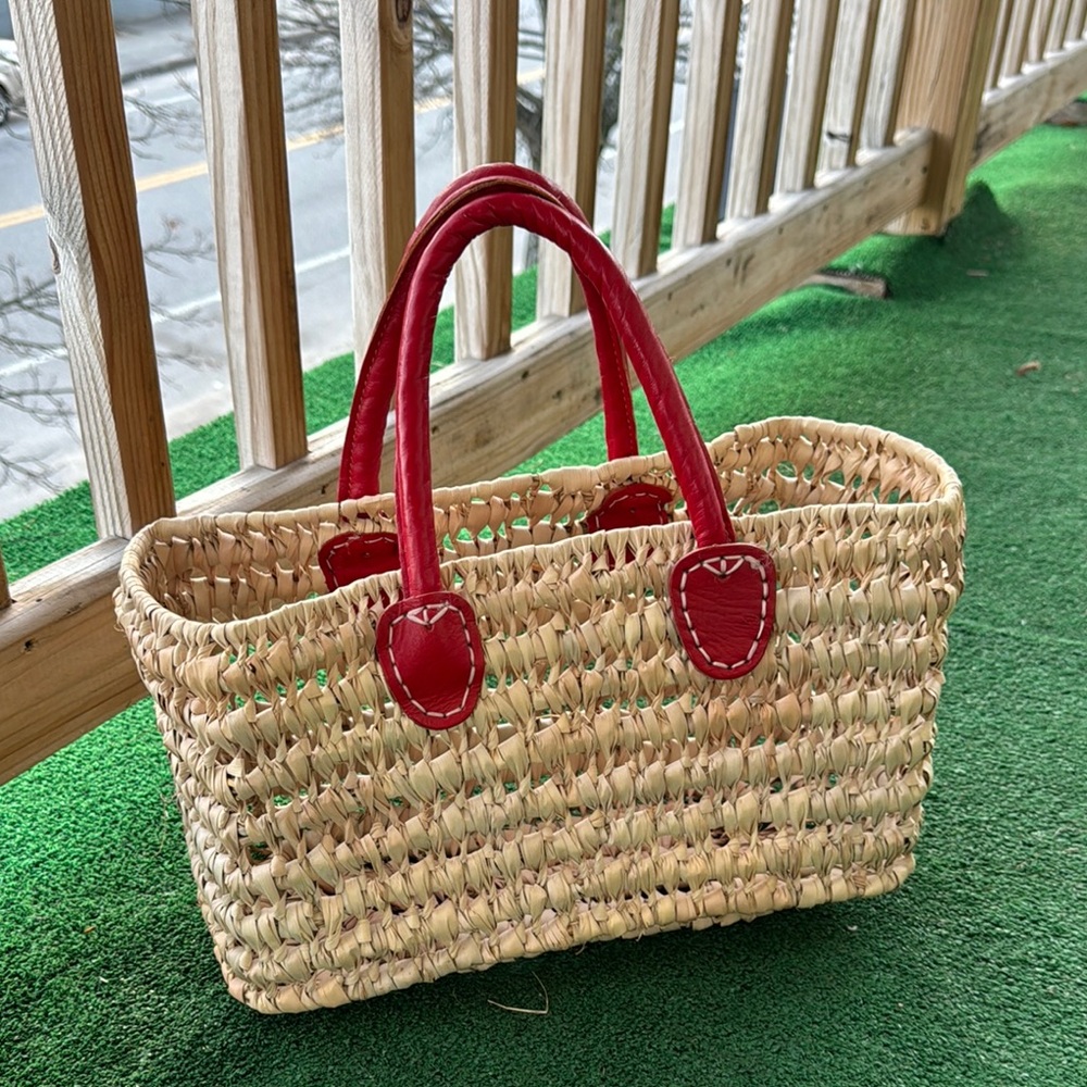 Woven Straw Tote with leather  Red Handles - Picture 2 of 8